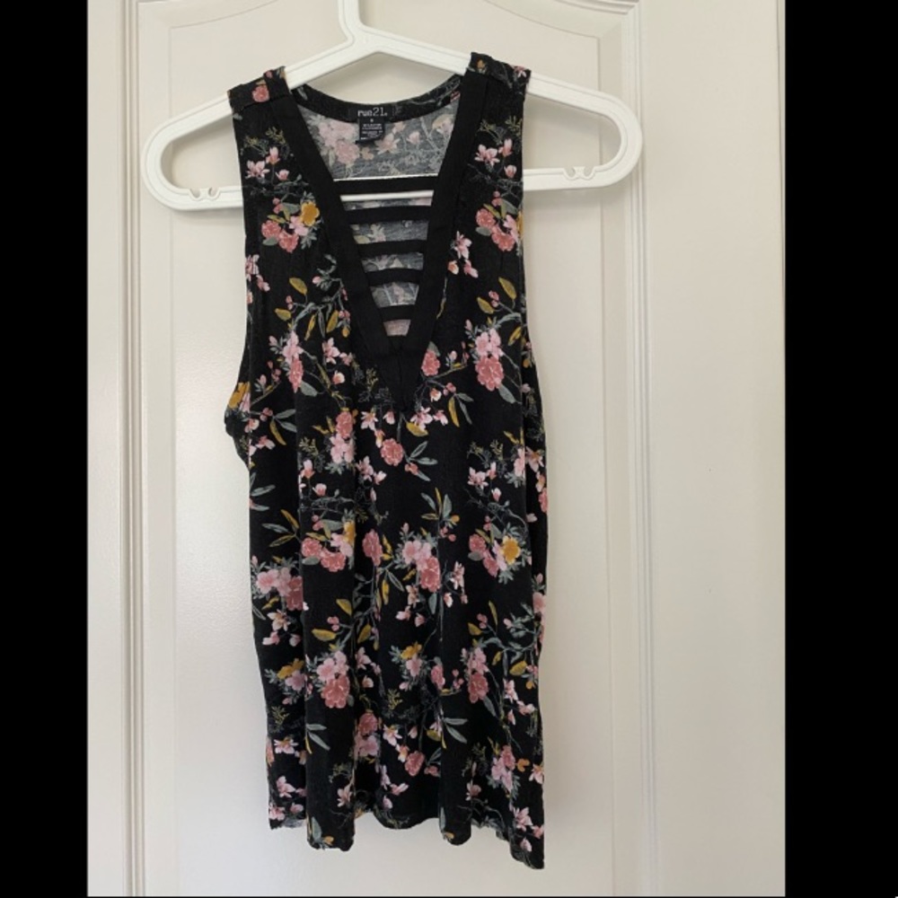 Rue21 black floral top